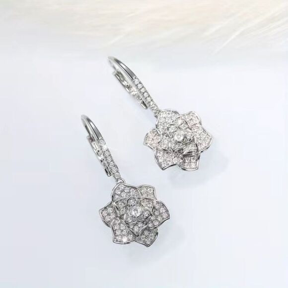 π
ππ
 Elegant Vintage Inspired SILVER Plated Rose Zircon HookβEarrings β¨ - Picture 7 of 15